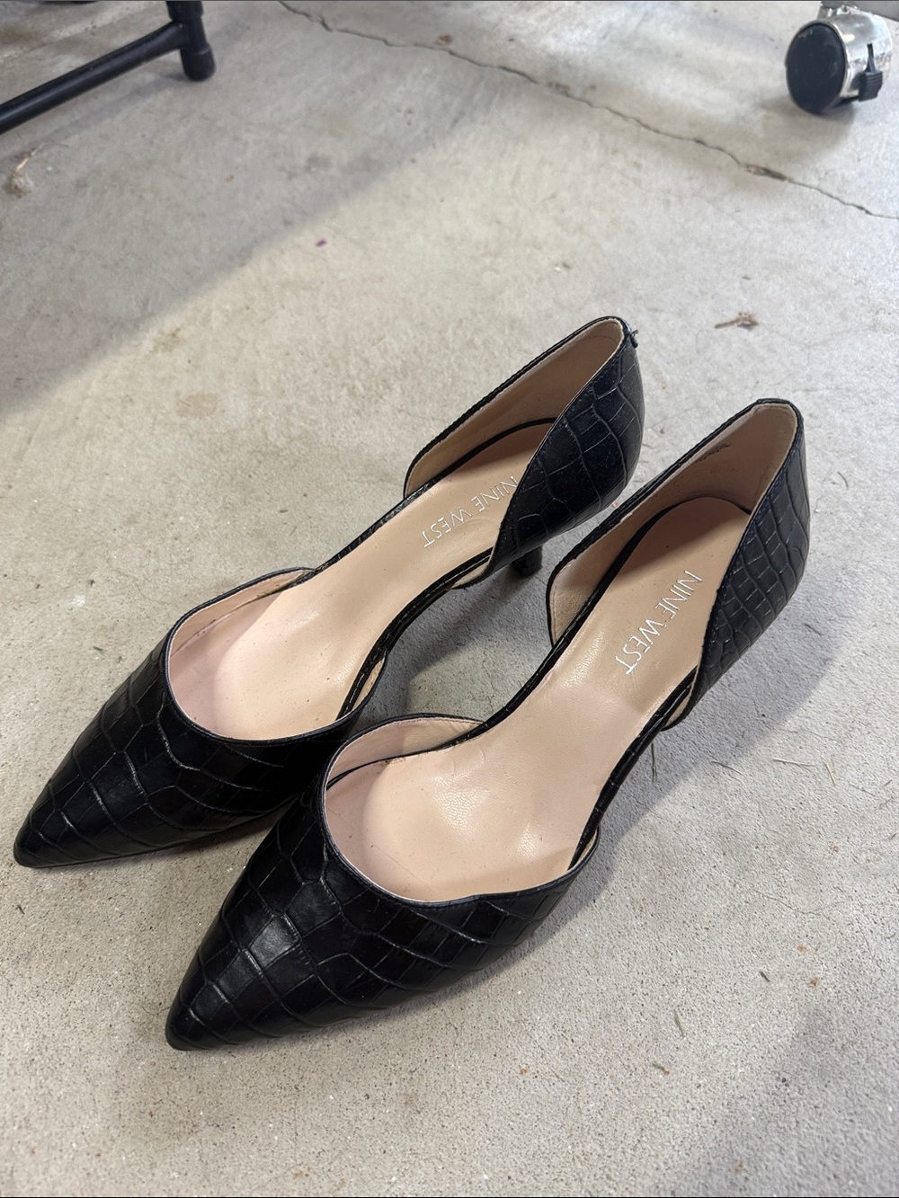 Nine West Black Croc-Embossed D'Orsay Pointed-Toe Pumps